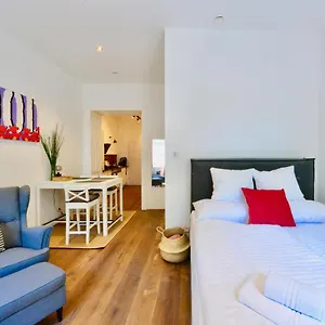 charming-studio-in-servitenviertel-ii.vienna-besthotels.com/